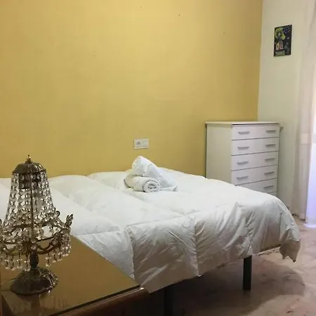 Apartamento Amplio Apartamento En Plaza Trinidad Granada